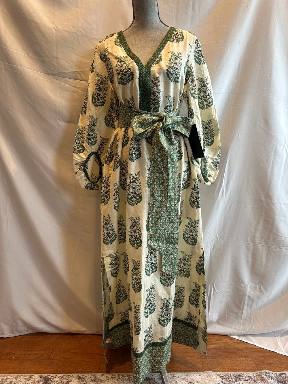 Tuckernuck Jade Terrace Cotton Linen Rollins Dress in Green Paisley